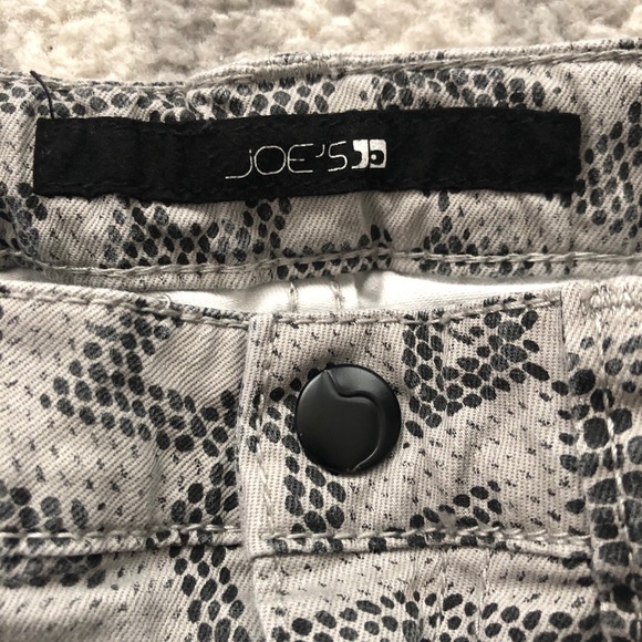 3/$30 Black & Gray Patterned Joe’s Jeans Size 6X - Picture 2 of 7